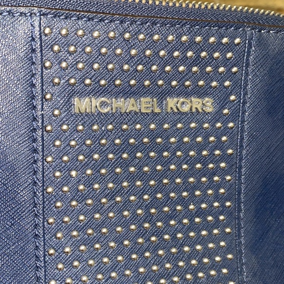 🎀Michael Kors Navy Blue Crossbody Bag! - Picture 2 of 9